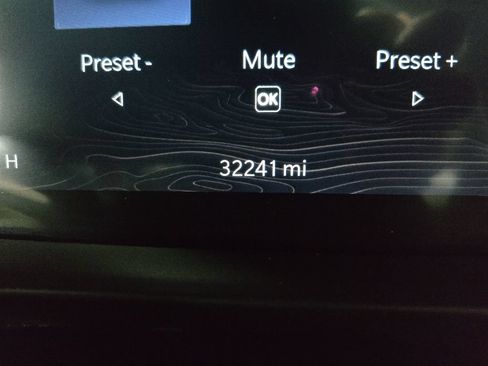 Used 2023 Jeep Grand Cherokee Limited AWD/4WD image 25