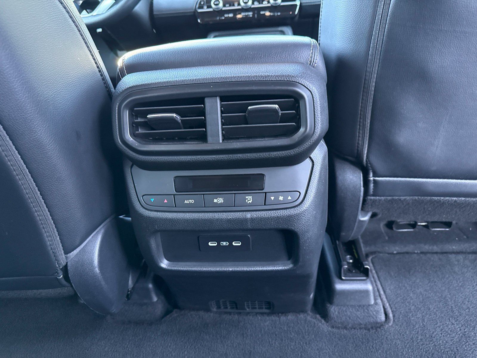 Used 2025 Honda Pilot EX-L image 16