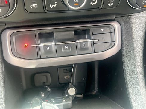 Used 2020 GMC Acadia AT4 w/ Driver Alert Package II AWD/4WD image 17