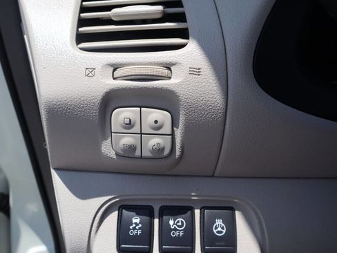 Used 2012 Nissan Leaf SL image 28