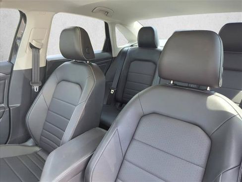 Used 2023 Volkswagen Jetta SE w/ Panoramic Sunroof Package FWD image 19