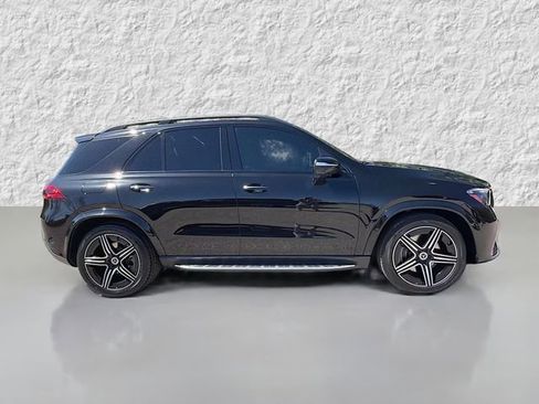 Used 2024 Mercedes-Benz GLE 450 4MATIC image 2