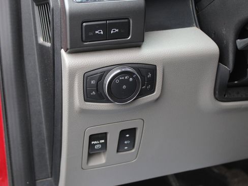 Used 2020 Ford F150 XLT w/ Equipment Group 302A Luxury image 24