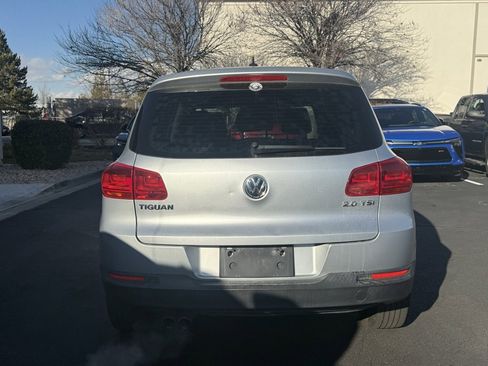 Used 2013 Volkswagen Tiguan S image 6
