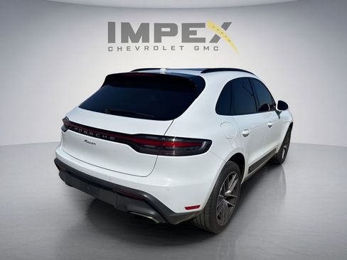 Used 2024 Porsche Macan AWD/4WD image 4