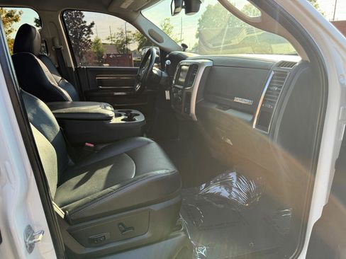 Used 2016 RAM 3500 Laramie image 27