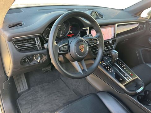 Used 2022 Porsche Macan image 23