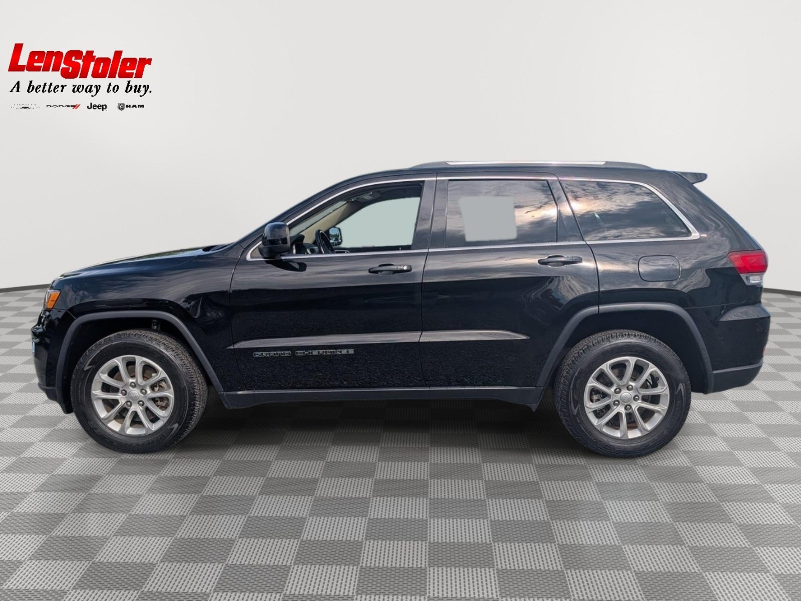 Used 2021 Jeep Grand Cherokee Laredo AWD/4WD image 2