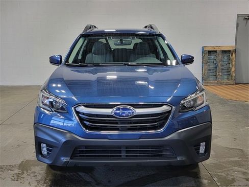 Used 2022 Subaru Outback Premium image 3