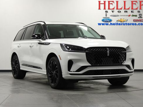 Used 2026 Lincoln Aviator Reserve w/ Jet Appearance Package AWD/4WD image 1