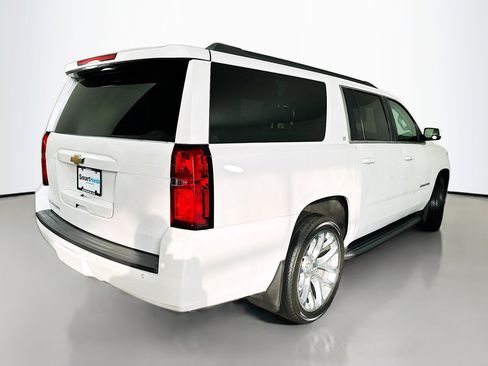 Used 2019 Chevrolet Suburban LT image 7