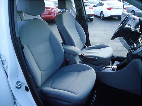 Used 2013 Hyundai Accent SE FWD image 15
