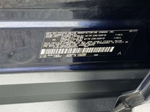 Used 2021 Toyota RAV4 XLE Premium AWD/4WD image 26
