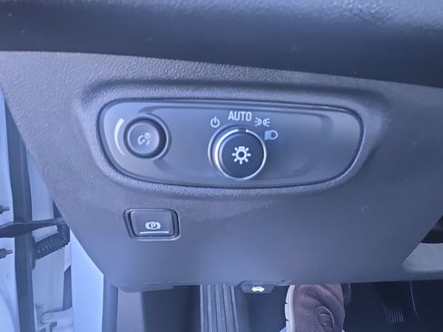 Used 2024 GMC Terrain SLE w/ Driver Convenience Package AWD/4WD image 18