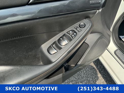 Used 2020 Nissan Maxima SR w/ Sport Mat Group FWD image 22