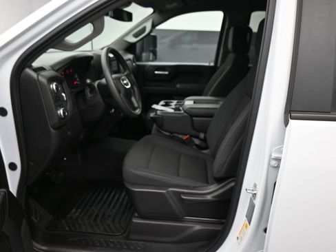 Used 2025 GMC Sierra 3500 Pro w/ 1SA Pro Safety Plus Package image 9