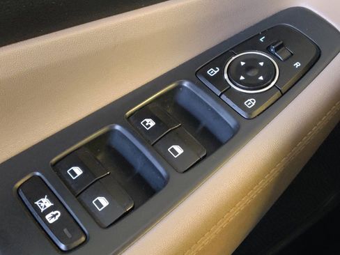 Used 2019 Hyundai Santa Fe SE FWD image 27
