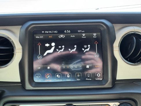 Used 2022 Jeep Gladiator Overland AWD/4WD image 22