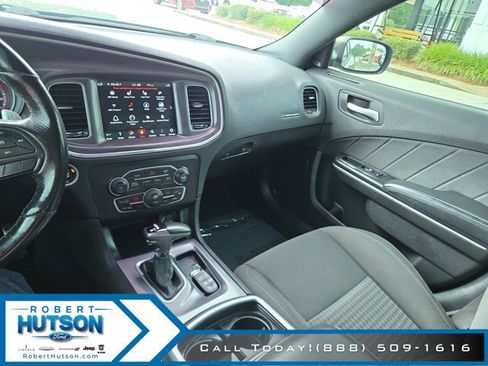 Used 2019 Dodge Charger Scat Pack w/ Dynamics Package RWD image 17