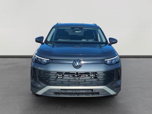 Used 2025 Volkswagen Tiguan S image 8