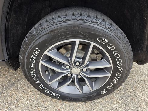 Used 2017 Jeep Grand Cherokee Limited AWD/4WD image 41