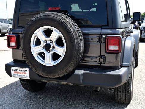 Used 2020 Jeep Wrangler Sport AWD/4WD image 11