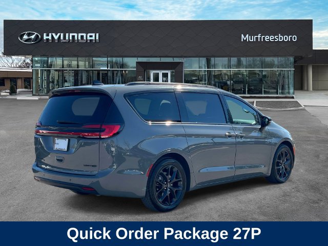 Used 2025 Chrysler Pacifica Limited FWD image 5