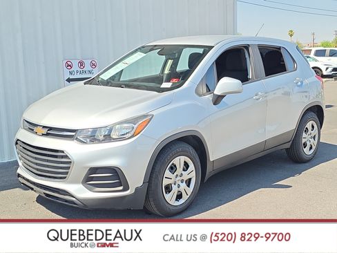 Used 2017 Chevrolet Trax LS FWD image 3