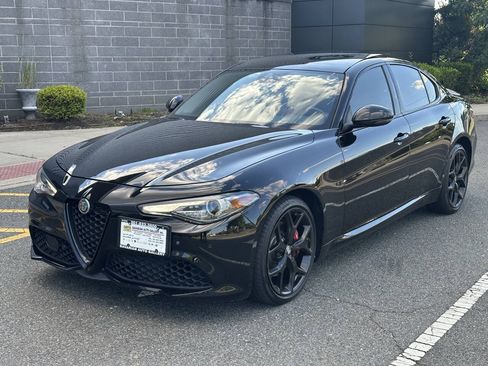 Used 2020 Alfa Romeo Giulia AWD w/ Quick Order Package 22J Sport image 1