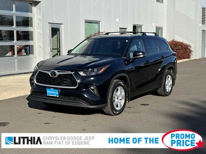 Used 2022 Toyota Highlander LE