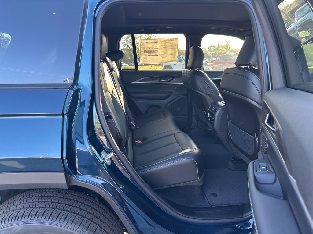 New 2027 Jeep Grand Cherokee Limited w/ Technology Group II RWD image 20