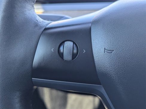 Used 2021 Tesla Model Y 2WD image 19