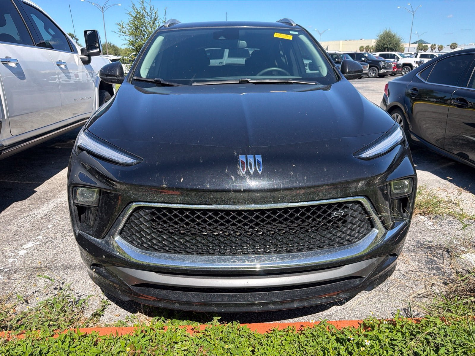 Used 2024 Buick Encore GX Sport Touring FWD image 2