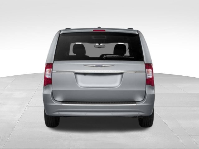 Used 2015 Chrysler Town & Country Touring-L w/ Driver Convenience Group FWD image 8