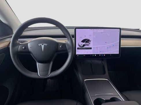 Used 2023 Tesla Model Y Long Range image 18