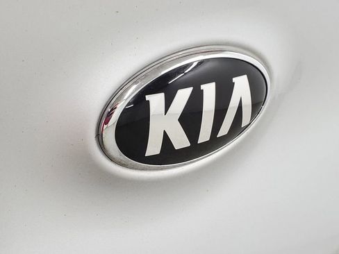 Used 2020 Kia Sportage LX image 23