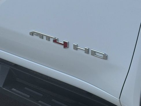 Used 2022 GMC Sierra 2500 AT4 AWD/4WD image 5