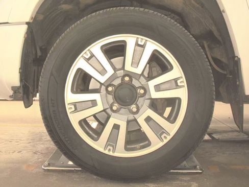 Used 2019 Toyota Tundra Platinum image 9