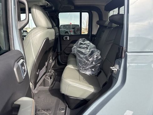 New 2026 Jeep Gladiator Mojave w/ Safety Group AWD/4WD image 28