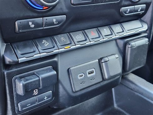 Used 2020 Chevrolet Silverado 1500 RST image 24