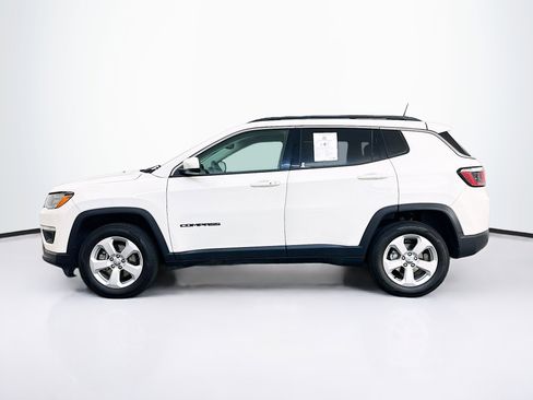 Used 2018 Jeep Compass Latitude w/ Popular Equipment Group AWD/4WD image 4