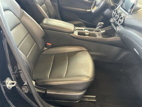 Used 2020 Nissan Sentra SR w/ Premium Package FWD image 19