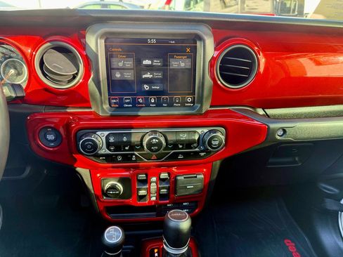 Used 2021 Jeep Gladiator Sport AWD/4WD image 34