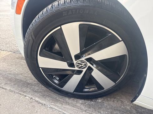 Used 2021 Volkswagen Arteon SE w/ Luggage Net & Mats Package image 10