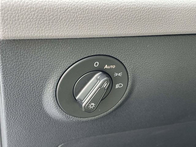 Certified 2024 Volkswagen Taos S FWD image 18
