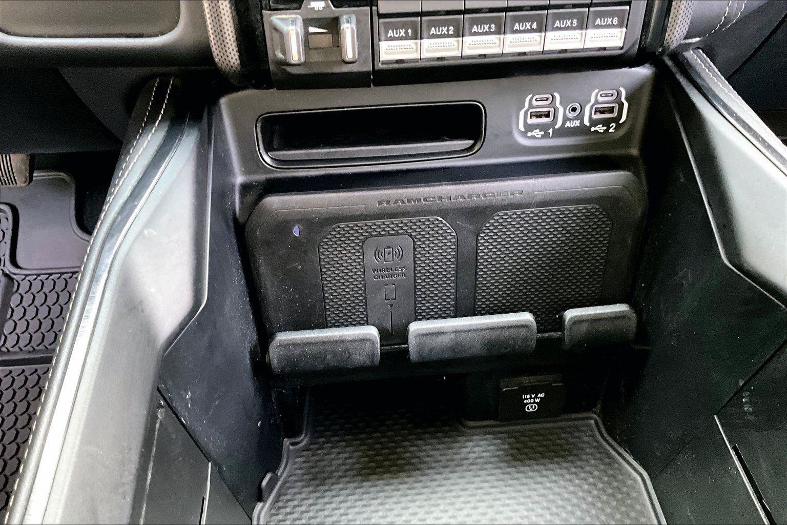 Used 2024 RAM 4500 4x4 Crew Cab DRW image 32