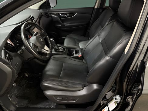 Used 2017 Nissan Rogue Sport SL w/ SL Premium Package AWD/4WD image 12