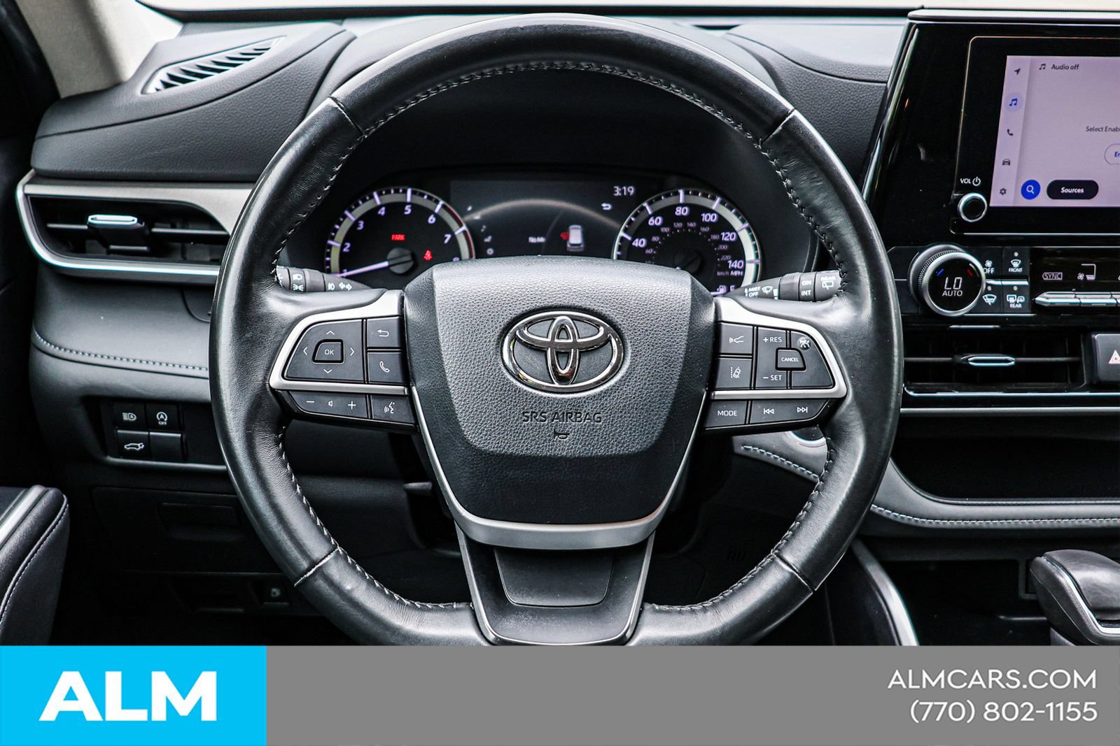 Used 2024 Toyota Highlander LE FWD image 23