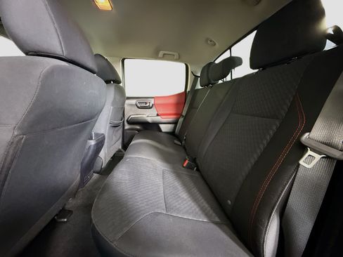 Used 2020 Toyota Tacoma SR5 RWD image 24