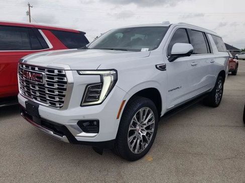 New 2026 GMC Yukon XL Denali w/ Sun & Power Step Package AWD/4WD image 2